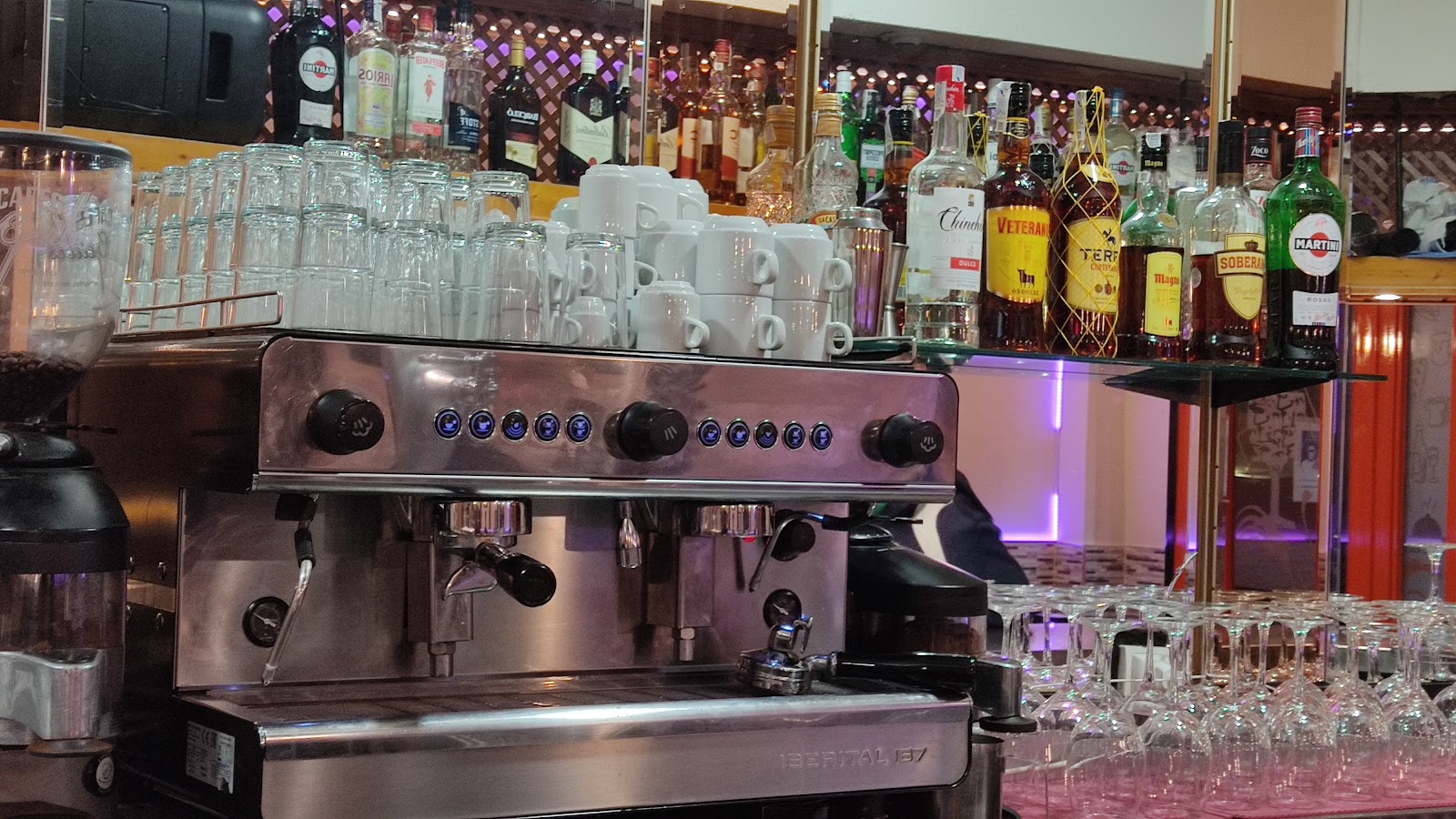 Bar Ludeña