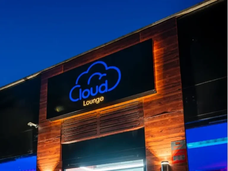 Cloud Lounge
