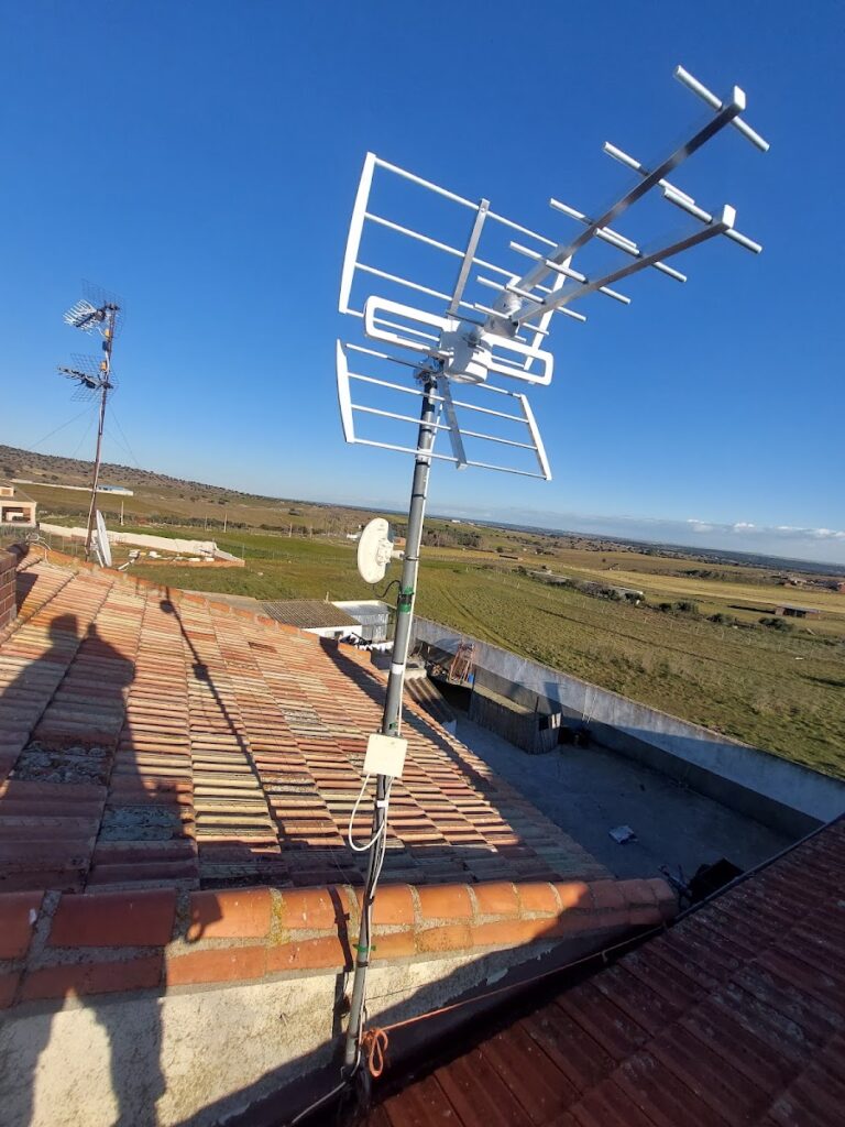 Oscar Martínez Antenas y Porteros