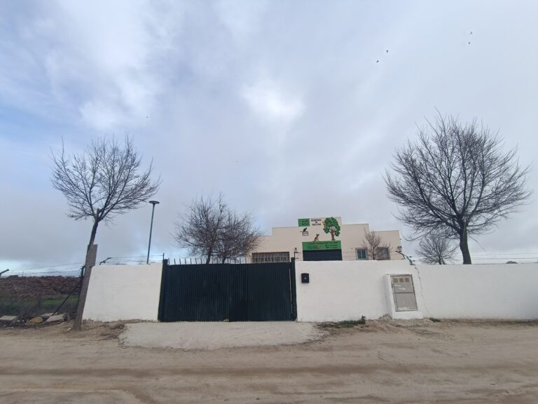 Residencia de Mascotas Álamo Negro